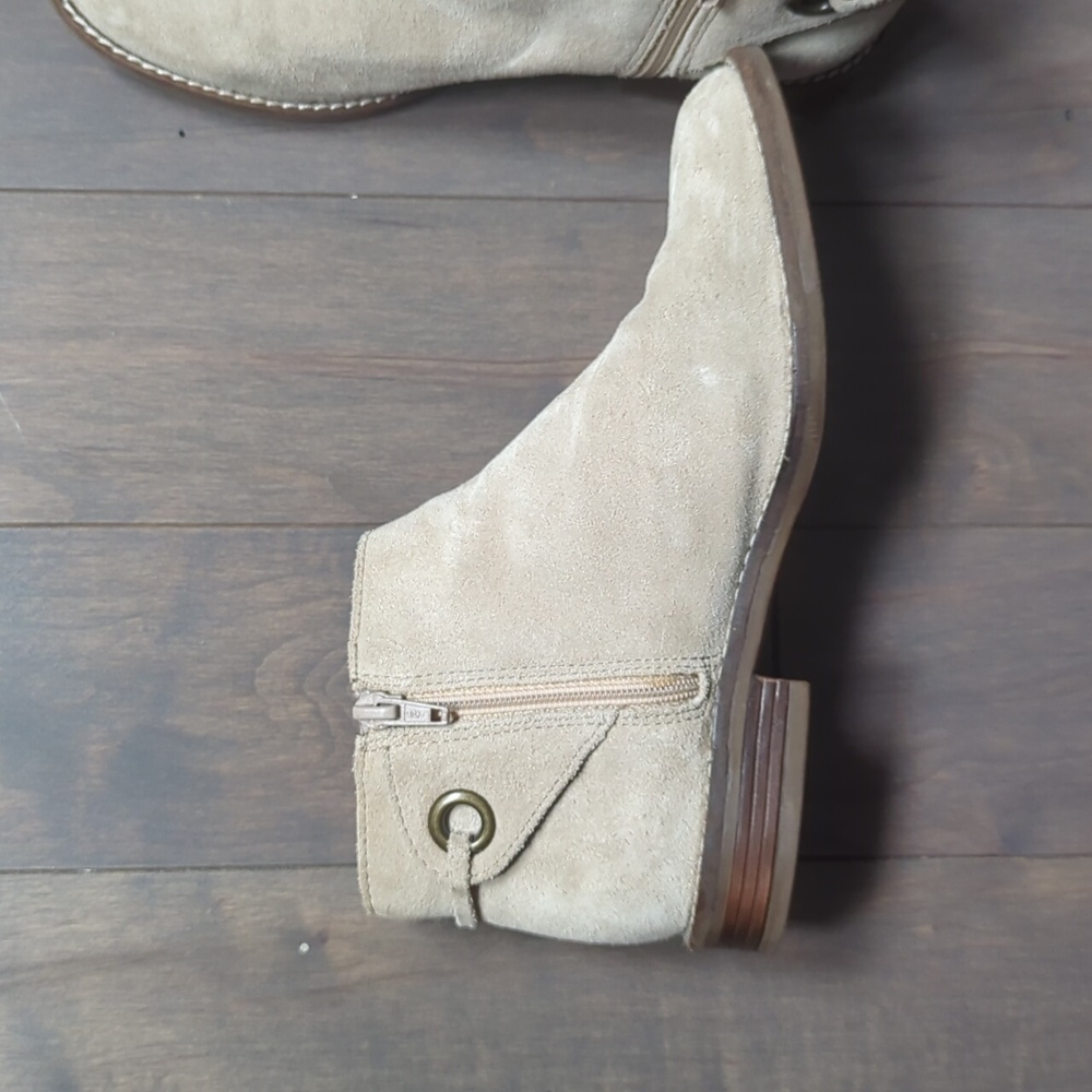 Clark's Women's Camzin Size 6.5 Ankle Boots - Picture 7 of 8